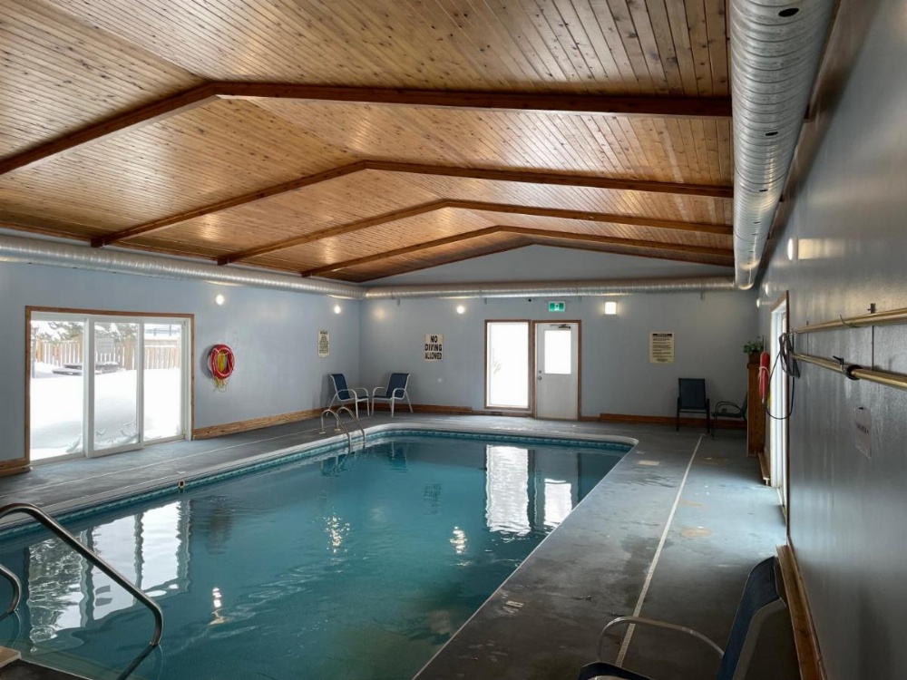 Ambassador Motel Image 6