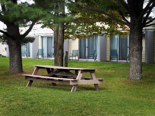 Ambassador Motel image 2